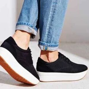 Vagabond shoe maker Women's Black Platform Sneakers size 6